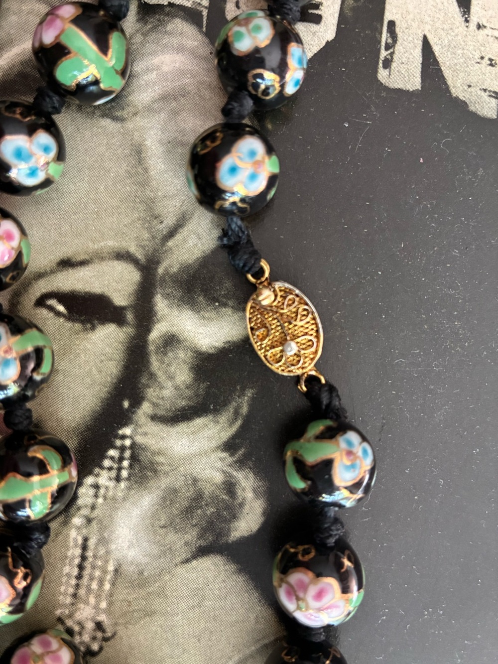 Vintage 1940’s Cloisonné Floral Bead Necklace in Black with Pink & Green Accents - Picture 2 of 9